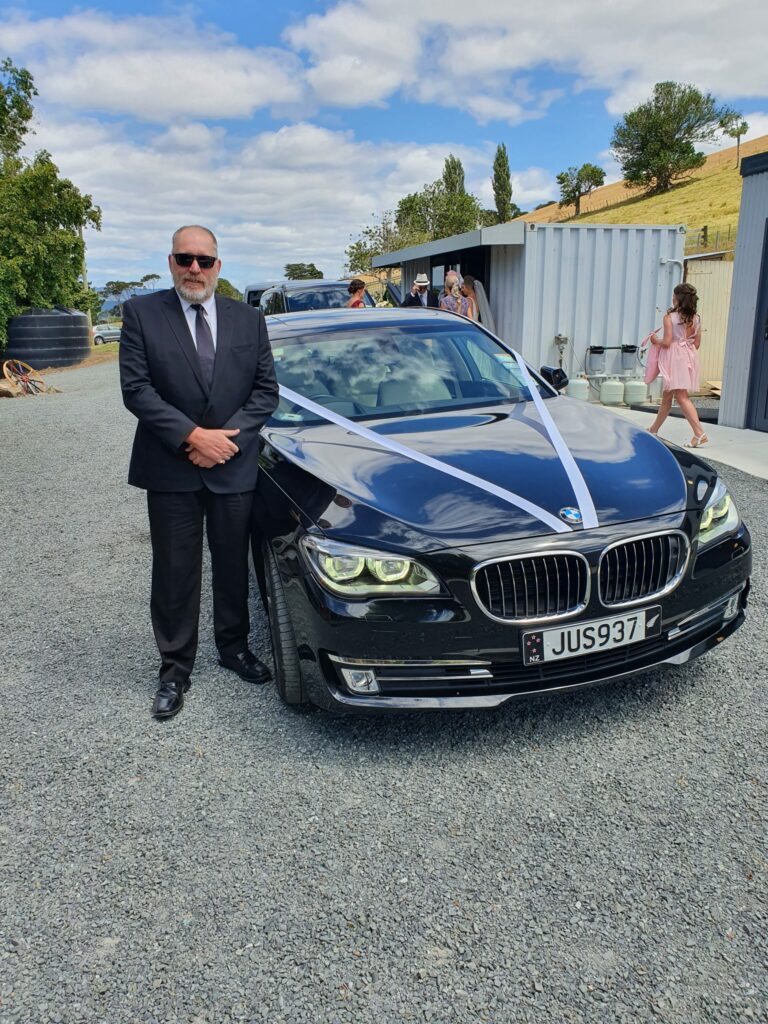 Kiwi Driver For Tours, Transfers, And Weddings